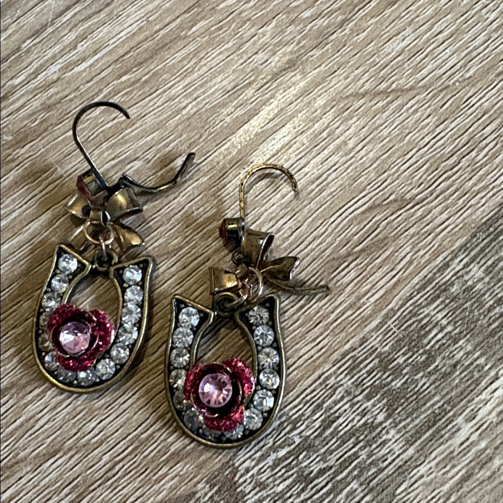 Betsey Johnson Gold and Pink Horseshoe Earrings (Vintage/Rare) - Picture 7 of 7